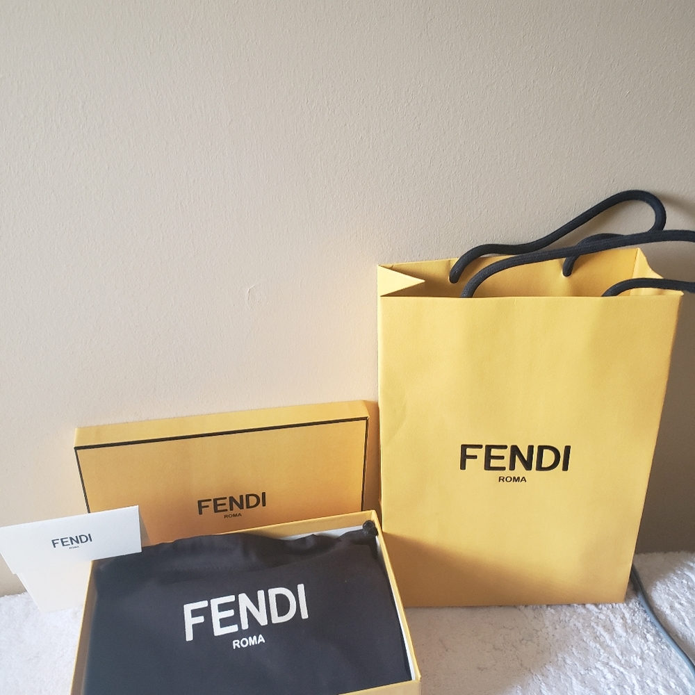 Bags - Picture 7 of 10